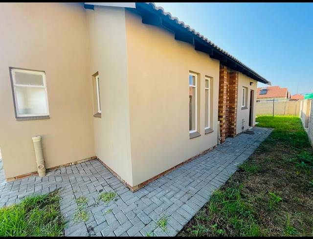3 BEDROOM COMPLEX FOR SALE IN WATERKLOOF